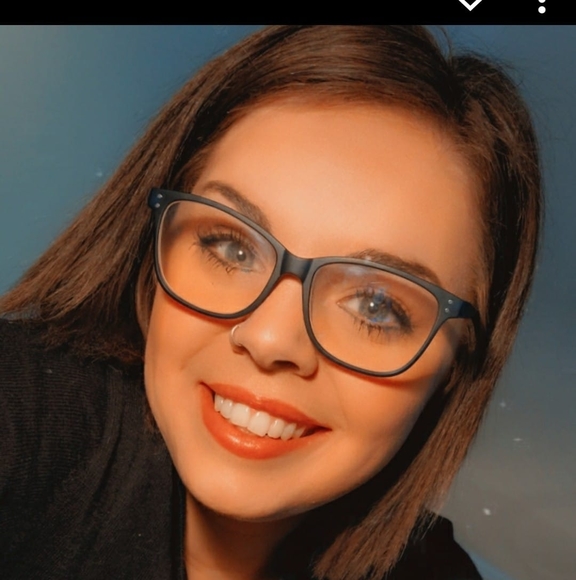 Poshmark profile picture for @salisbury